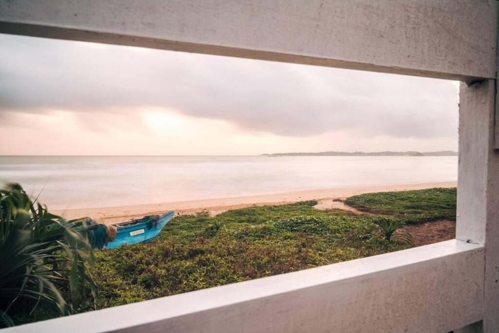 Santi Beach House With Pool & Beach Weligama Dış mekan fotoğraf